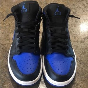 NIKE Jordan 1 Mids